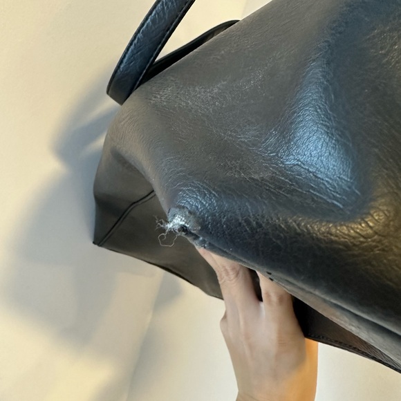 Matt & Nat® Lesada Tote - Black - Picture 3 of 12